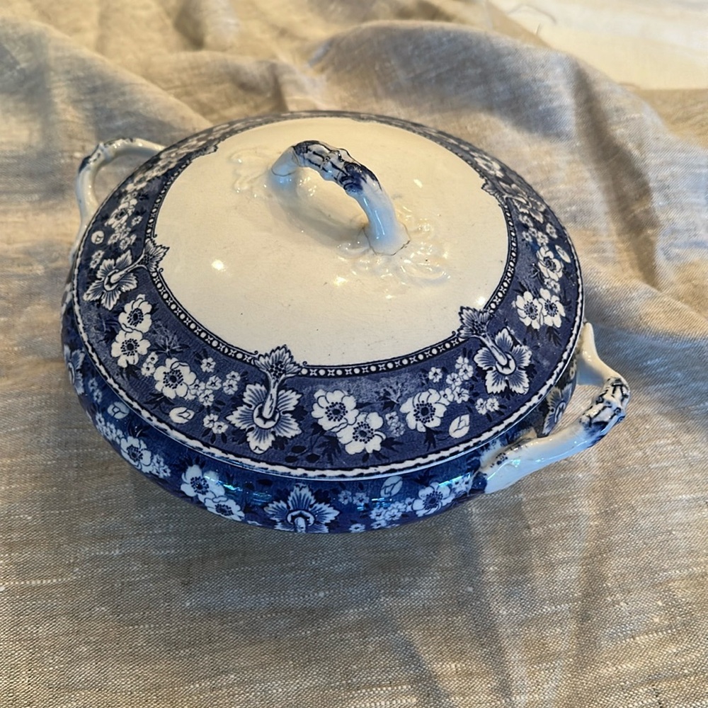 Antique Pointy and Bristol ‘Emerson’ doubled handed and lidded tureen c1900-1912